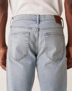 Abercrombie & Fitch 90s Straight Slight Distress Vintage Wash Jeans In Light Wash For Men -Abercrombie and Fitch Fashion Shop 206939881 4