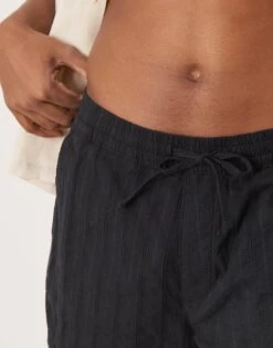 Abercrombie & Fitch 6 Inch Textured Linen Drawstring Shorts In Black For Men -Abercrombie and Fitch Fashion Shop 207840816 4